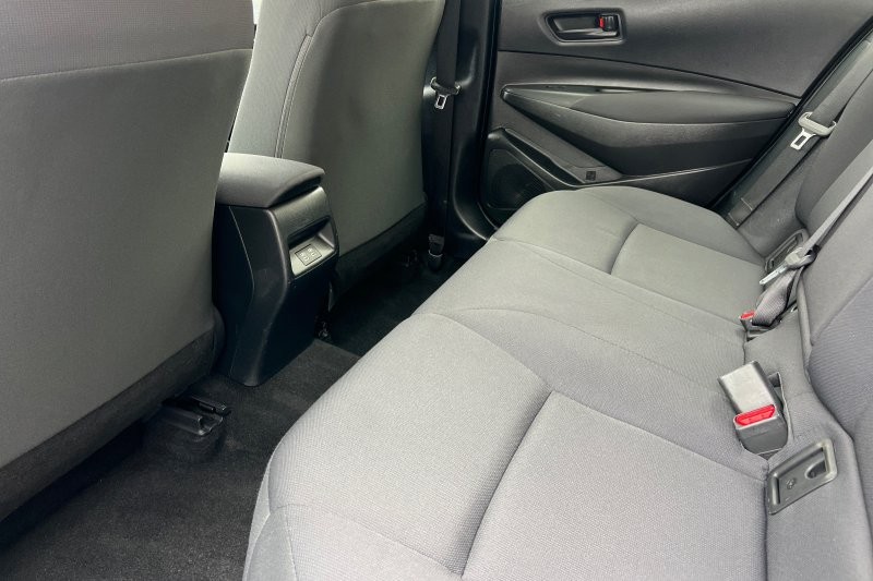 Toyota Corolla Vehicle Full-screen Gallery Image 12