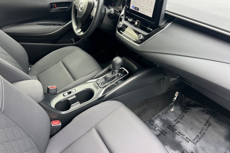 Toyota Corolla Vehicle Full-screen Gallery Image 15