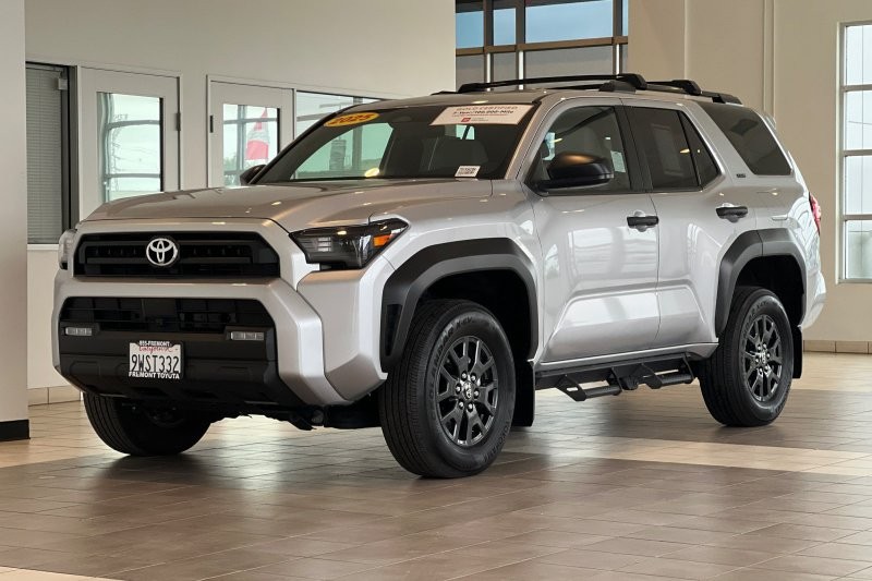 Toyota 4Runner Vehicle Full-screen Gallery Image 08
