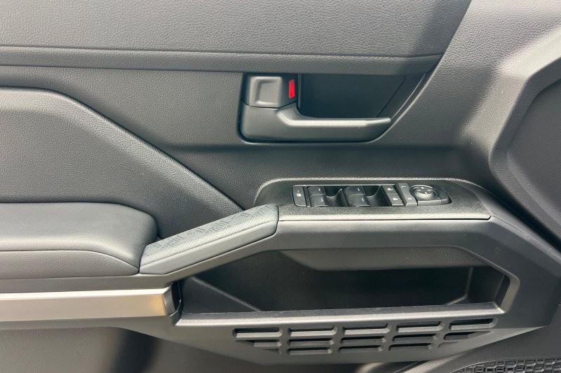Toyota 4Runner Vehicle Full-screen Gallery Image 11