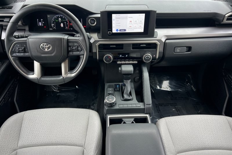 Toyota 4Runner Vehicle Full-screen Gallery Image 13
