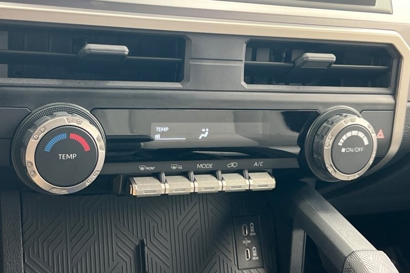 Toyota 4Runner Vehicle Full-screen Gallery Image 20