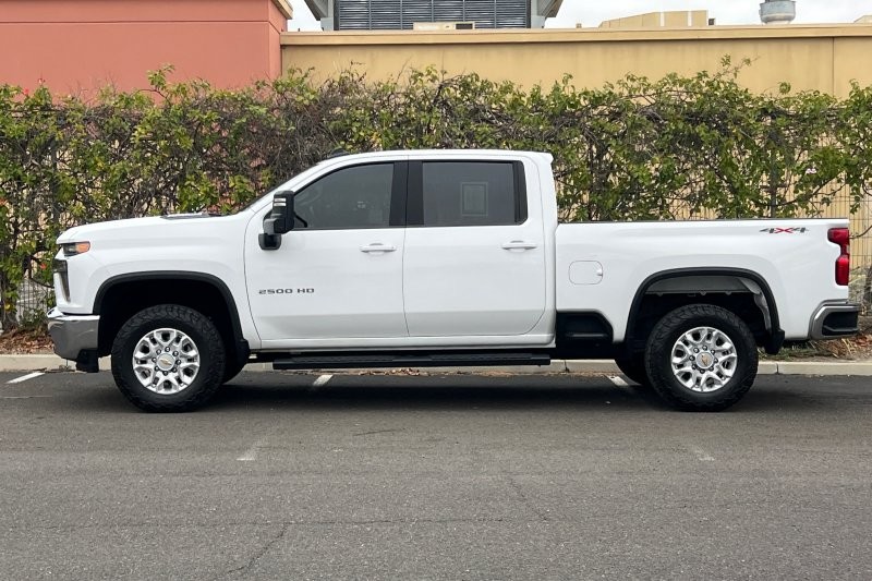 Chevrolet Silverado 2500HD Vehicle Full-screen Gallery Image 07