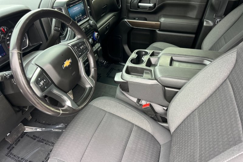 Chevrolet Silverado 2500HD Vehicle Full-screen Gallery Image 10