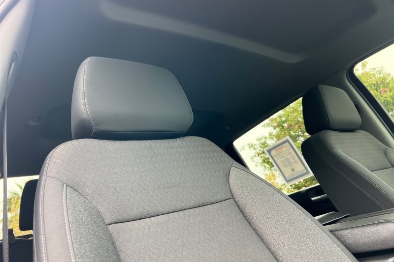 Chevrolet Silverado 2500HD Vehicle Full-screen Gallery Image 16