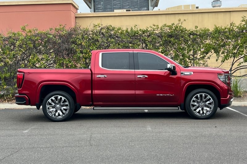 GMC Sierra 1500 Vehicle Full-screen Gallery Image 03