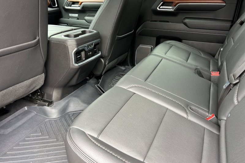 GMC Sierra 1500 Vehicle Full-screen Gallery Image 12