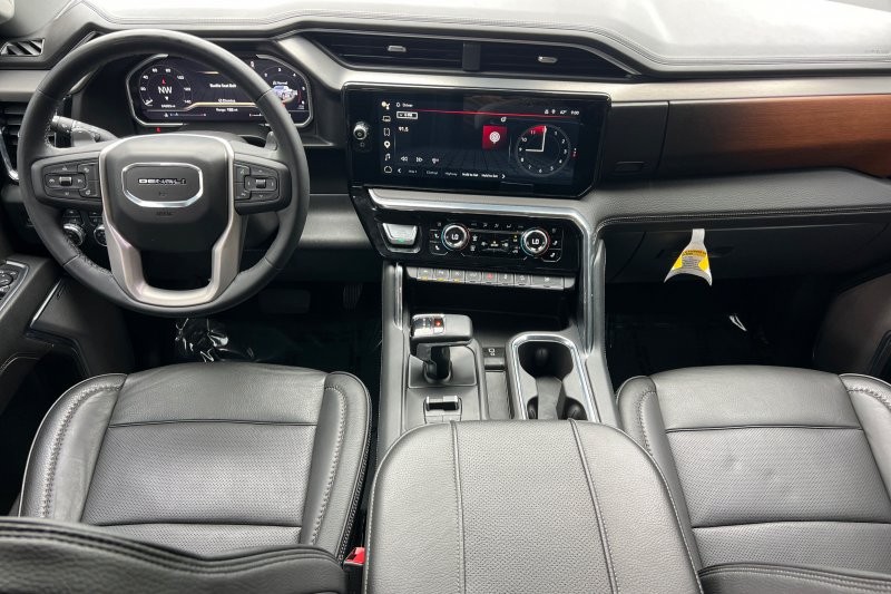 GMC Sierra 1500 Vehicle Full-screen Gallery Image 13