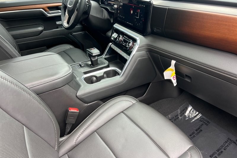 GMC Sierra 1500 Vehicle Full-screen Gallery Image 15
