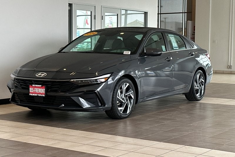 Hyundai Elantra Hybrid Vehicle Full-screen Gallery Image 08