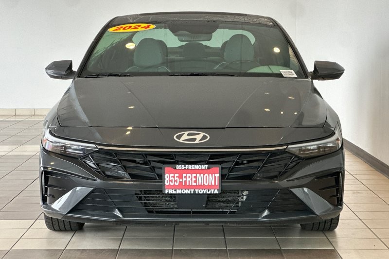 Hyundai Elantra Hybrid Vehicle Full-screen Gallery Image 09