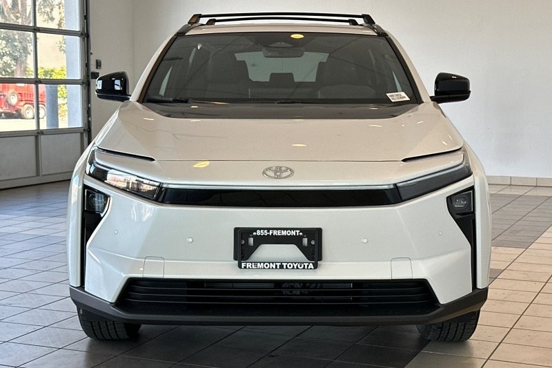 Toyota bZ Vehicle Full-screen Gallery Image 09