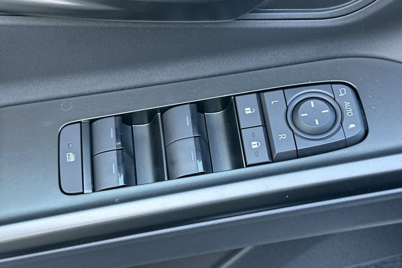 Toyota bZ Vehicle Full-screen Gallery Image 12