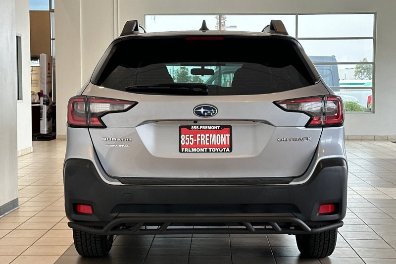 Subaru Outback Vehicle Full-screen Gallery Image 05