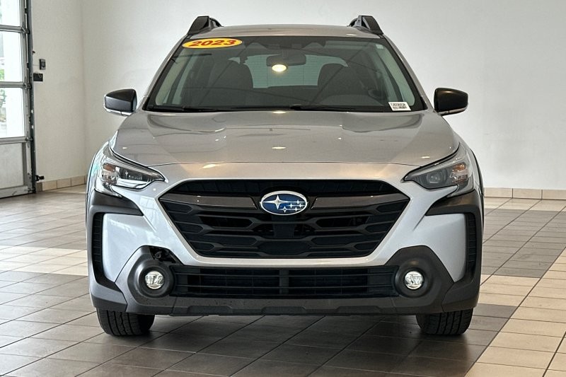 Subaru Outback Vehicle Full-screen Gallery Image 09