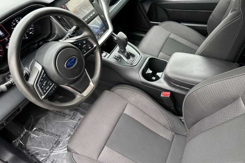 Subaru Outback Vehicle Full-screen Gallery Image 10