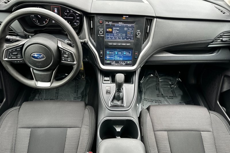 Subaru Outback Vehicle Full-screen Gallery Image 13