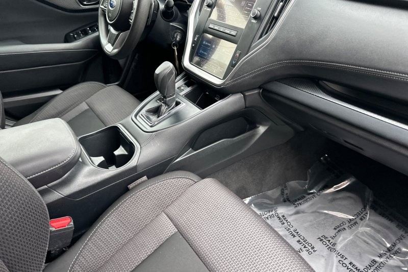 Subaru Outback Vehicle Full-screen Gallery Image 16