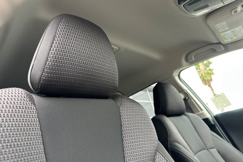 Subaru Outback Vehicle Full-screen Gallery Image 17