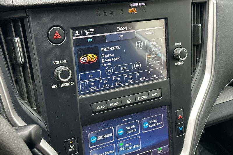 Subaru Outback Vehicle Full-screen Gallery Image 18