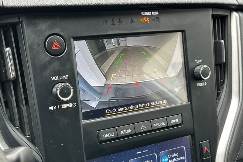 Subaru Outback Vehicle Full-screen Gallery Image 19