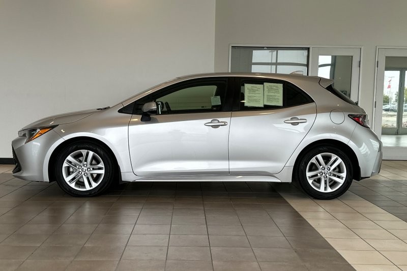 Toyota Corolla Hatchback Vehicle Full-screen Gallery Image 07