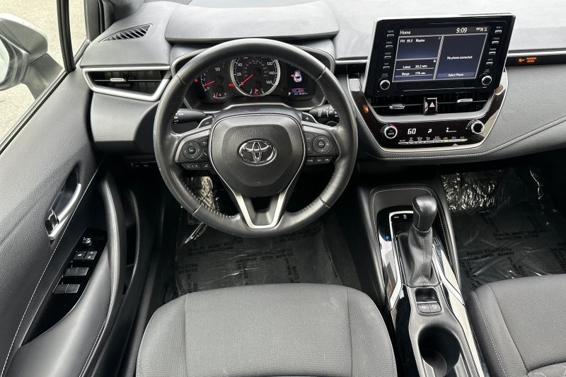 Toyota Corolla Hatchback Vehicle Full-screen Gallery Image 14