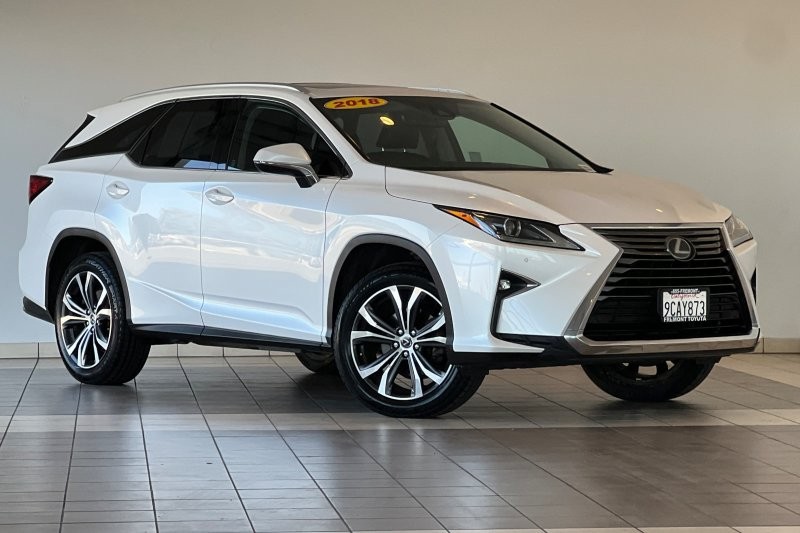 Lexus RX Vehicle Full-screen Gallery Image 02