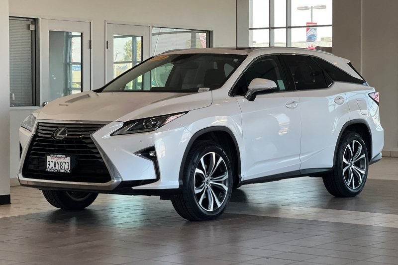 Lexus RX Vehicle Full-screen Gallery Image 08