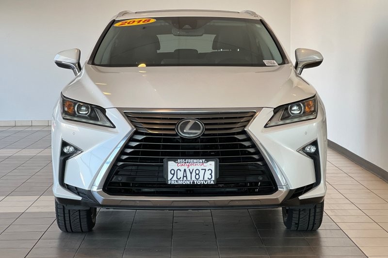 Lexus RX Vehicle Full-screen Gallery Image 09