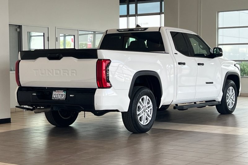 Toyota Tundra 2WD Vehicle Full-screen Gallery Image 04