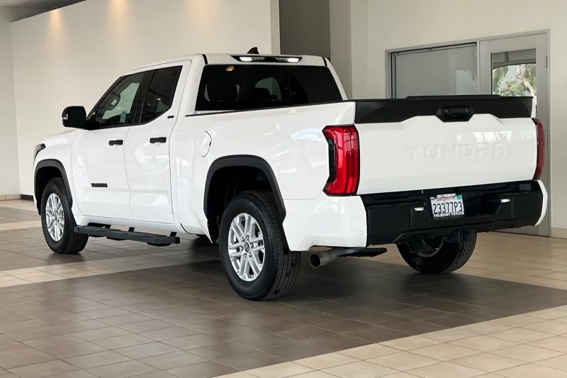Toyota Tundra 2WD Vehicle Full-screen Gallery Image 06