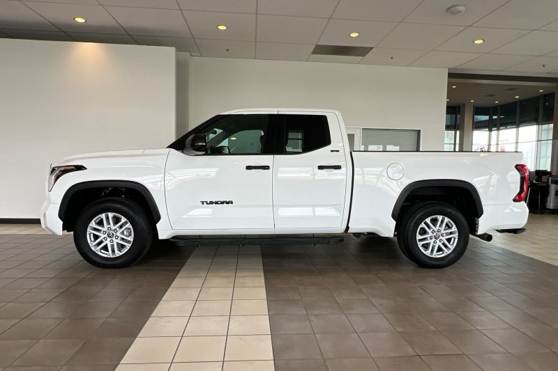 Toyota Tundra 2WD Vehicle Full-screen Gallery Image 07