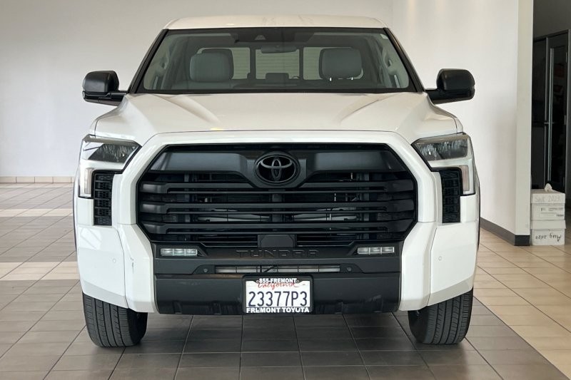 Toyota Tundra 2WD Vehicle Full-screen Gallery Image 09