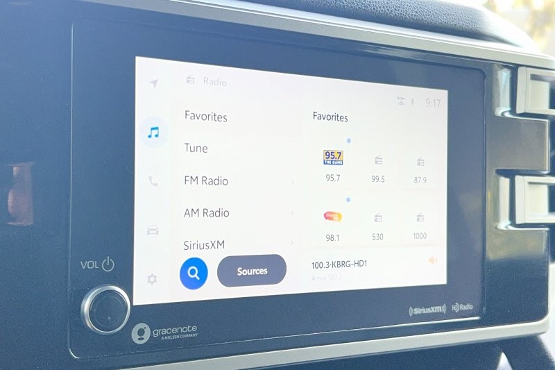 Toyota Tundra 2WD Vehicle Full-screen Gallery Image 17