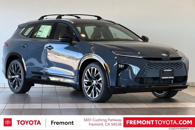 more details - toyota crown signia