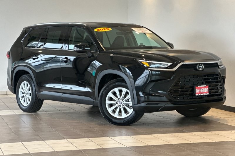 Toyota Grand Highlander Vehicle Full-screen Gallery Image 02