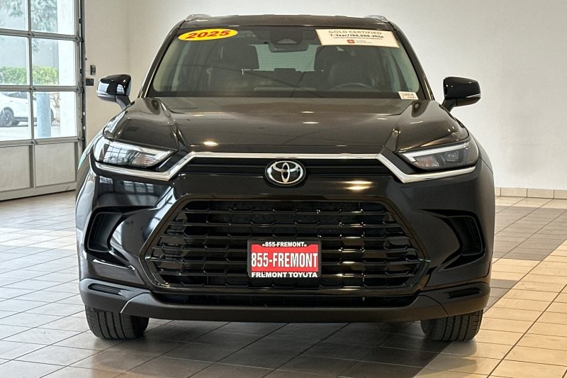 Toyota Grand Highlander Vehicle Full-screen Gallery Image 09