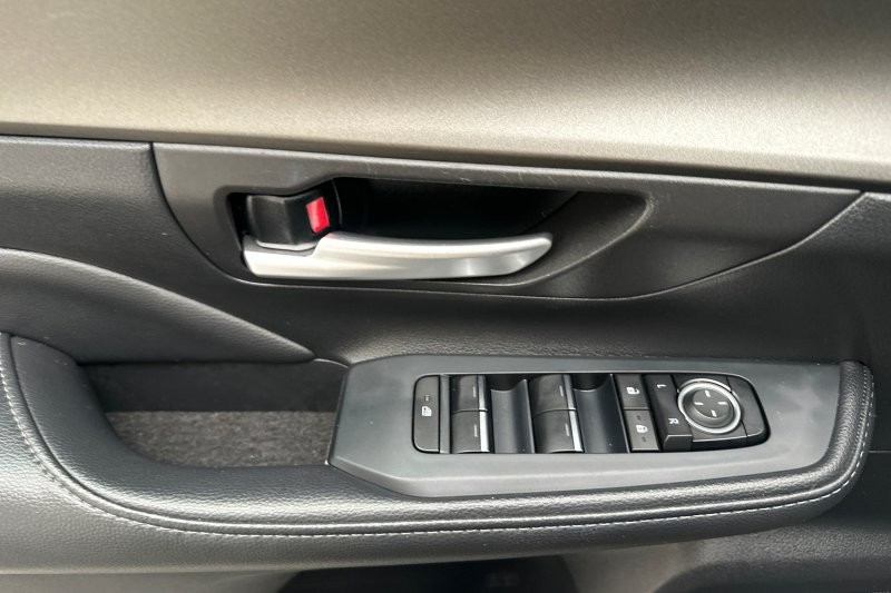Toyota Grand Highlander Vehicle Full-screen Gallery Image 11