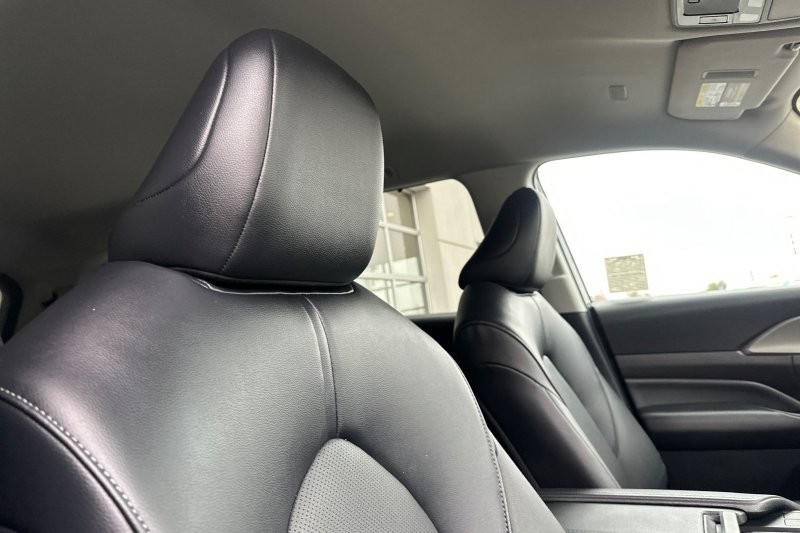 Toyota Grand Highlander Vehicle Full-screen Gallery Image 18