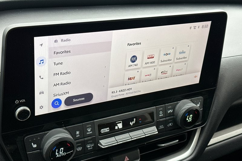 Toyota Grand Highlander Vehicle Full-screen Gallery Image 19