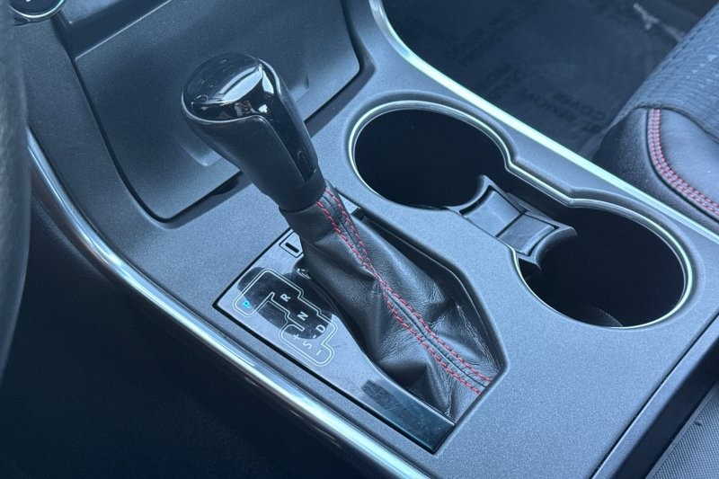 Toyota Camry Vehicle Full-screen Gallery Image 20