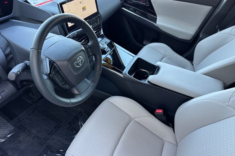 Toyota bZ4X Vehicle Full-screen Gallery Image 10