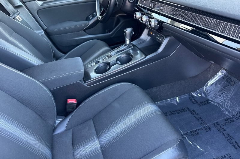 Honda Civic Hatchback Vehicle Full-screen Gallery Image 15