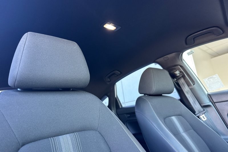 Honda Civic Hatchback Vehicle Full-screen Gallery Image 16