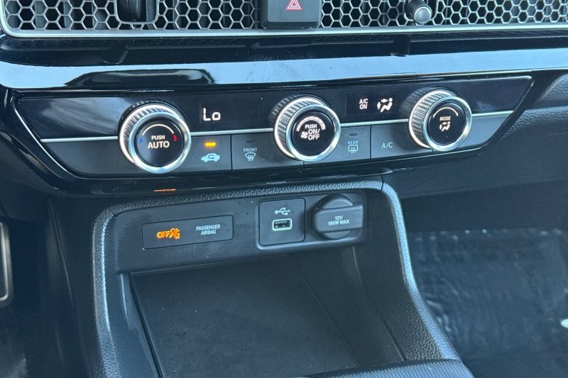 Honda Civic Hatchback Vehicle Full-screen Gallery Image 19