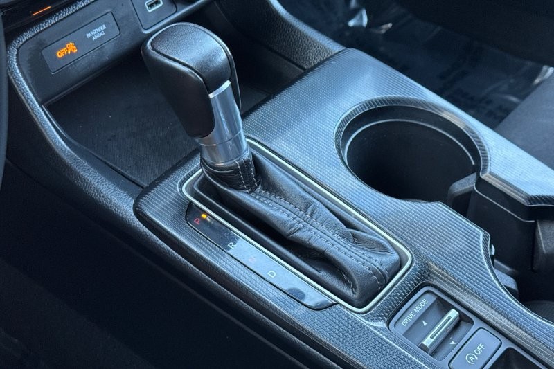 Honda Civic Hatchback Vehicle Full-screen Gallery Image 20