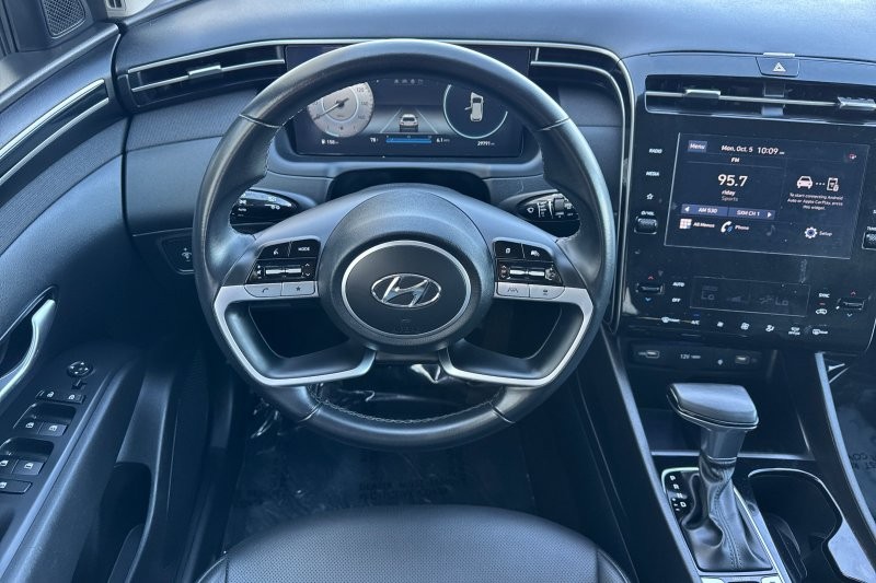 Hyundai Tucson Vehicle Full-screen Gallery Image 14