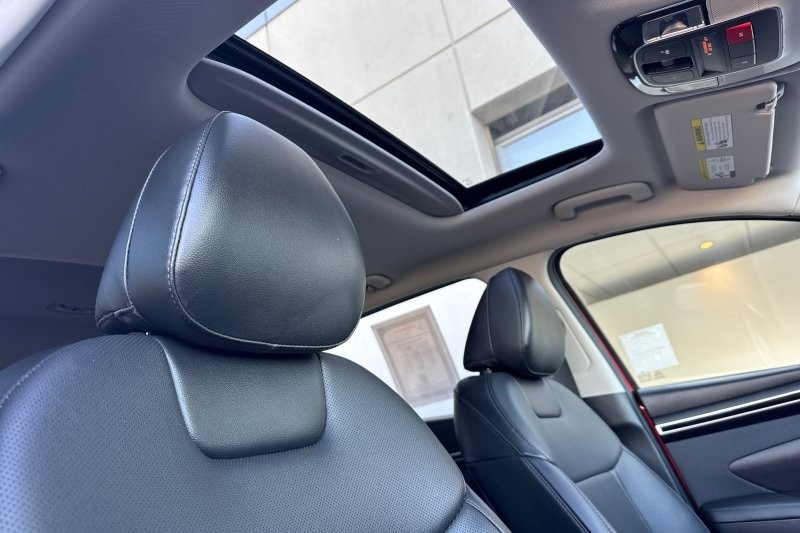 Hyundai Tucson Vehicle Full-screen Gallery Image 17