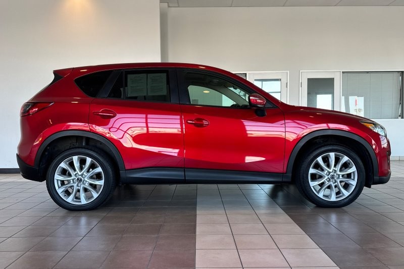 Mazda CX-5 Vehicle Full-screen Gallery Image 03
